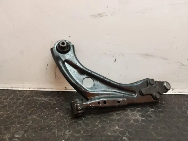 BRAZO SUSPENSION INFERIOR DELANTERO DERECHO 106586
