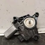 MOTOR ELEVALUNAS TRASERO IZQUIERDO 109675