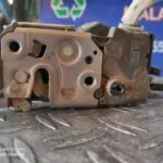 CERRADURA PUERTA DELANTERA DERECHA 93060