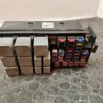 CAJA RELES / FUSIBLES 106264