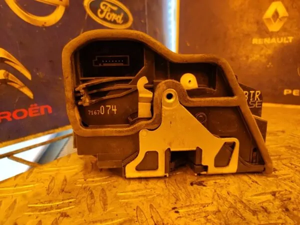 CERRADURA PUERTA DELANTERA DERECHA 100437
