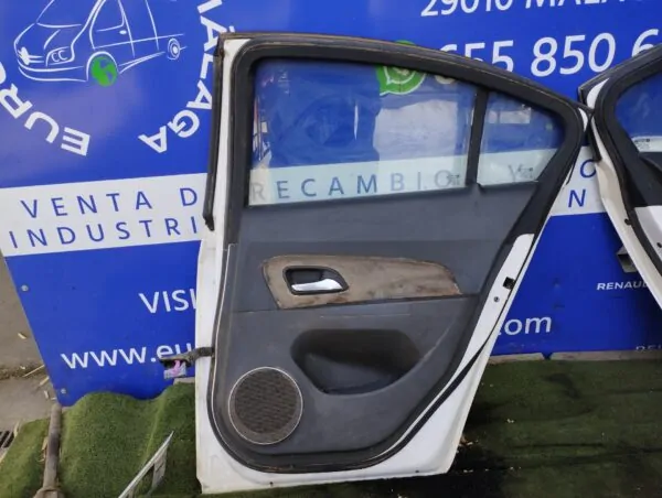PUERTA TRASERA DERECHA 99671