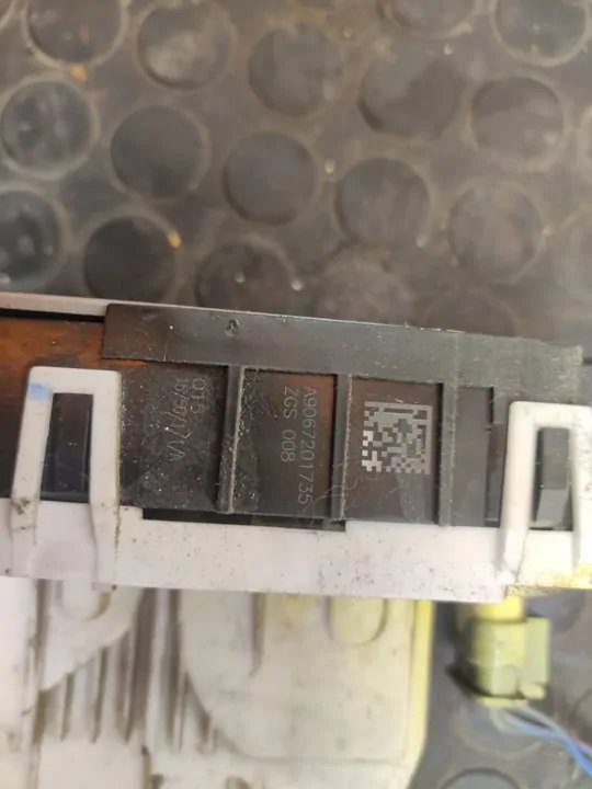CERRADURA PUERTA DELANTERA IZQUIERDA 105314