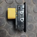 MANDO ELEVALUNAS DELANTERO DERECHO 110536