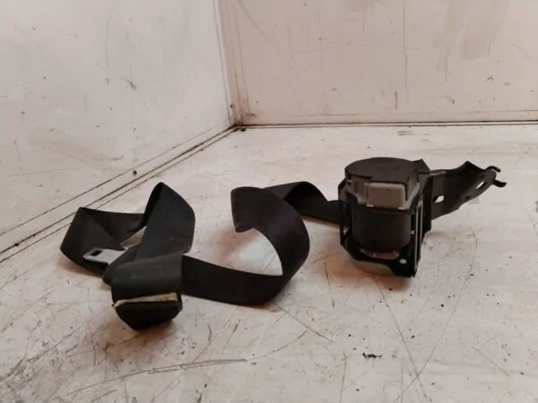CINTURON SEGURIDAD TRASERO DERECHO 114085