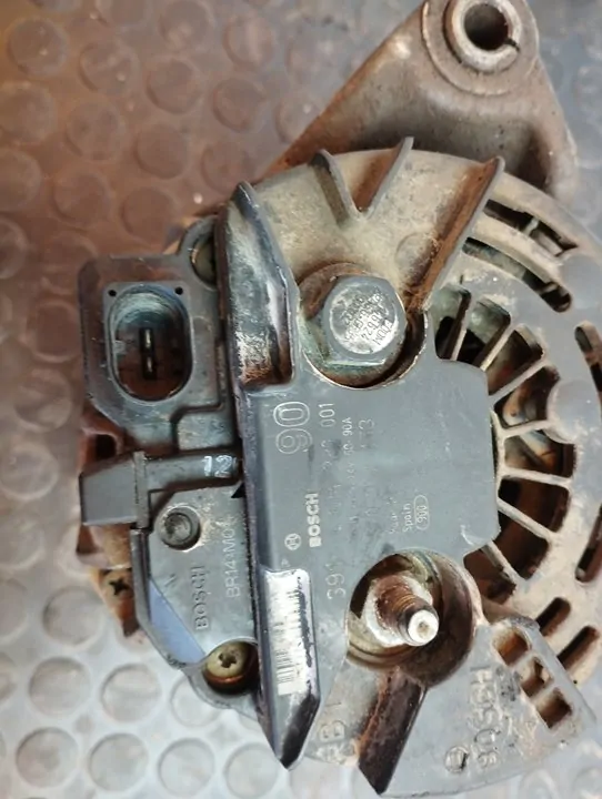 ALTERNADOR 104742