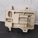 CAJA RELES / FUSIBLES 111129