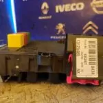 CAJA RELES / FUSIBLES 100245