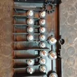 CAJA RELES / FUSIBLES 105368