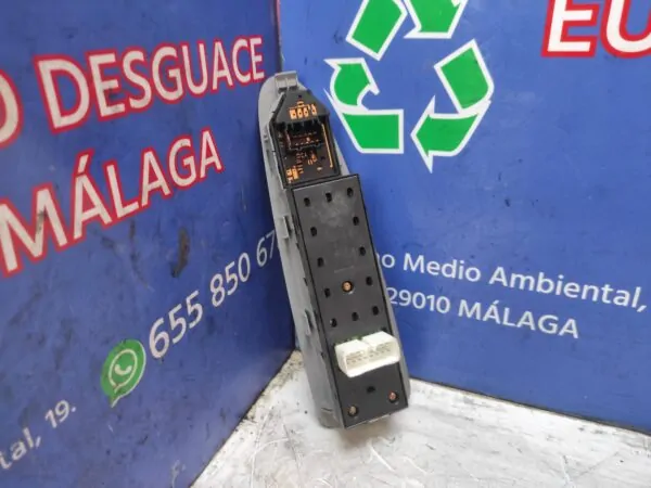 MANDO ELEVALUNAS DELANTERO IZQUIERDO 95844