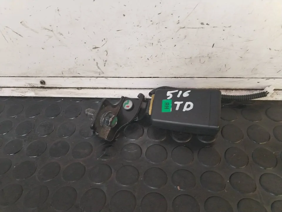CINTURON SEGURIDAD TRASERO DERECHO 111854