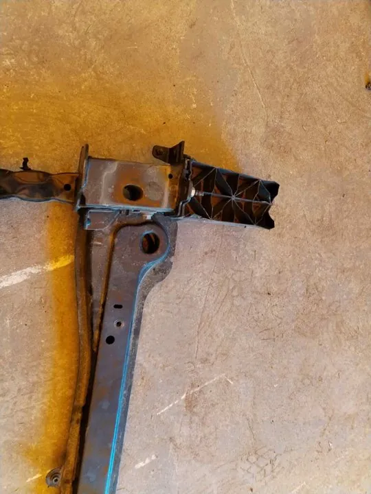 SOPORTE PARAGOLPES DELANTERO 116365