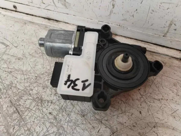 MOTOR ELEVALUNAS TRASERO DERECHO 116623