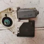 MOTOR ELEVALUNAS DELANTERO DERECHO 116415