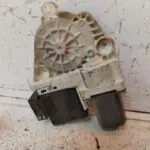 MOTOR ELEVALUNAS DELANTERO DERECHO 116227