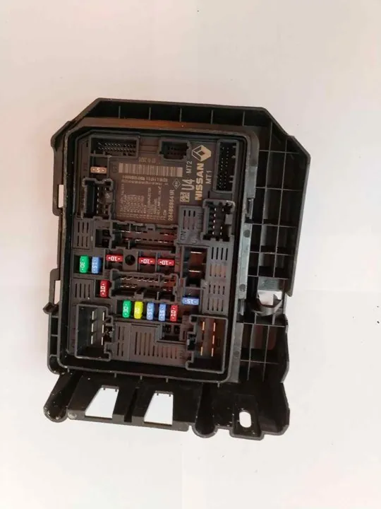 CAJA RELES / FUSIBLES 117469