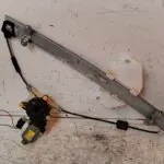 ELEVALUNAS DELANTERO DERECHO 116809