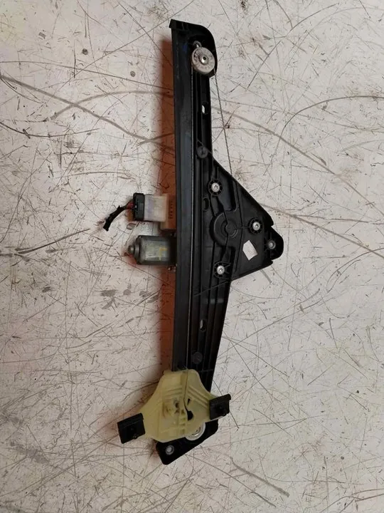 ELEVALUNAS DELANTERO IZQUIERDO 117501
