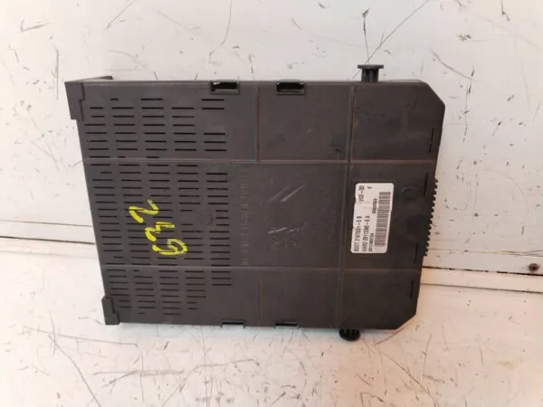 CAJA RELES / FUSIBLES 115378