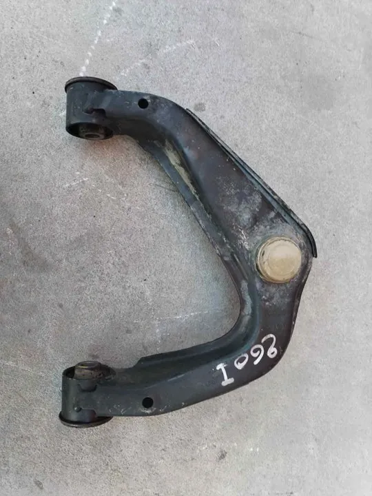 BRAZO SUSPENSION DELANTERO IZQUIERDO 116748