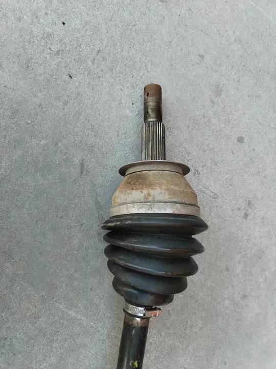 TRANSMISION DELANTERA IZQUIERDA 116744