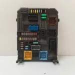 CAJA RELES / FUSIBLES 118191