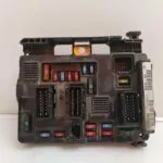 CAJA RELES / FUSIBLES 118559