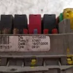 CAJA RELES / FUSIBLES 118635