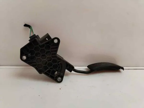 PEDAL ACELERADOR 118579