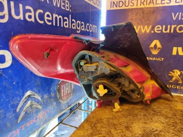PILOTO TRASERO IZQUIERDO 100749