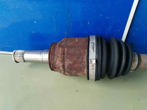 TRANSMISION DELANTERA IZQUIERDA 119541