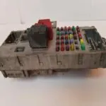 CAJA RELES / FUSIBLES 117126
