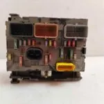CAJA RELES / FUSIBLES 119798