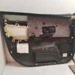 GUARNECIDO PUERTA DELANTERA DERECHA 119888