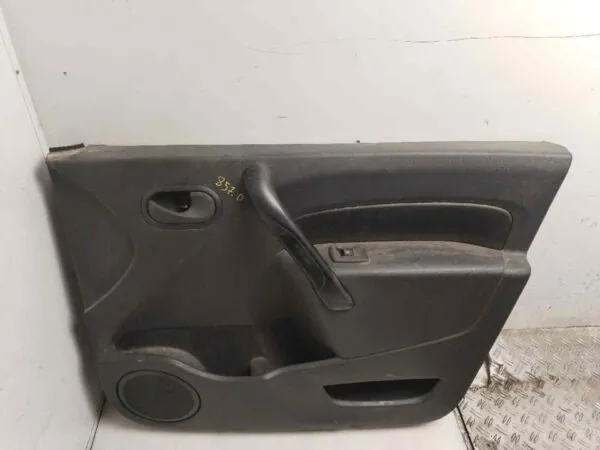 GUARNECIDO PUERTA DELANTERA DERECHA 120742
