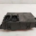 CAJA RELES / FUSIBLES 122021