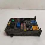 CAJA RELES / FUSIBLES 121282