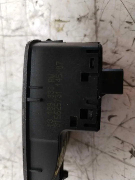 MANDO ELEVALUNAS DELANTERO DERECHO 122030