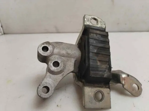 SOPORTE MOTOR 121819