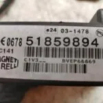 CAJA RELES / FUSIBLES 122244