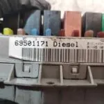 CAJA RELES / FUSIBLES 122398