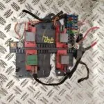 CAJA RELES / FUSIBLES 122660