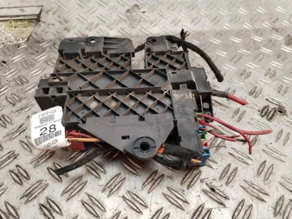 CAJA RELES / FUSIBLES 122660