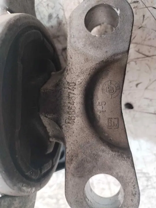 SOPORTE MOTOR 122427