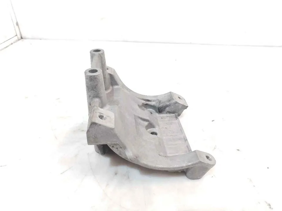 SOPORTE MOTOR 122401