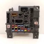 CAJA RELES / FUSIBLES 123389