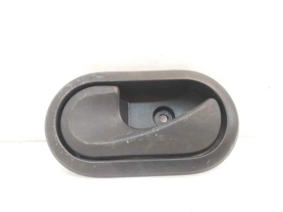 MANETA INTERIOR DELANTERA IZQUIERDA 123677