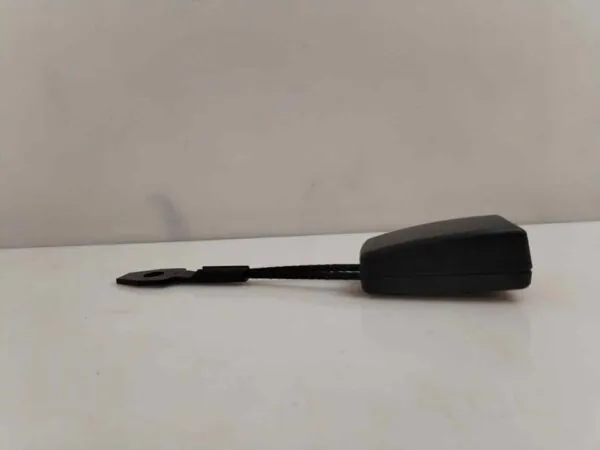 ENGANCHE CINTURON DELANTERO DERECHO 123375