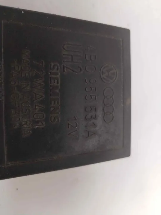 CAJA RELES / FUSIBLES 123174