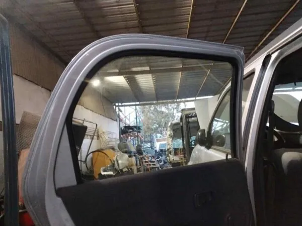 PUERTA TRASERA IZQUIERDA 123578